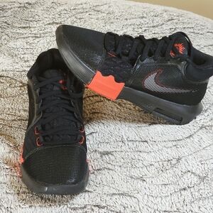 NWOB Nike LeBron Witness 8 "Bred" Black University Red - Men’s Size 9